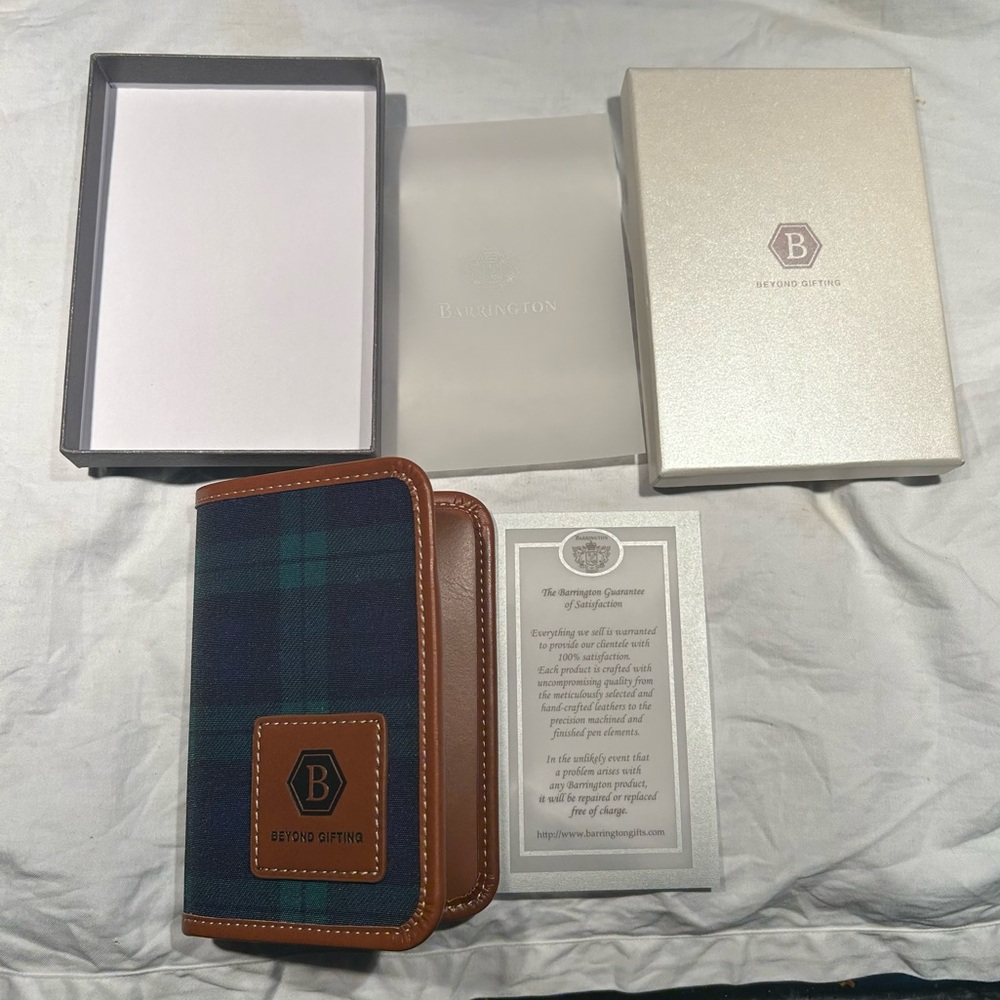 Barrington Glasgow Leather Passport Case with Gift Box